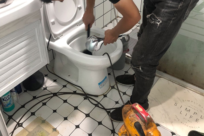 泸溪马桶堵塞自己疏通还是找师傅?专业上门服务让你省时更省心